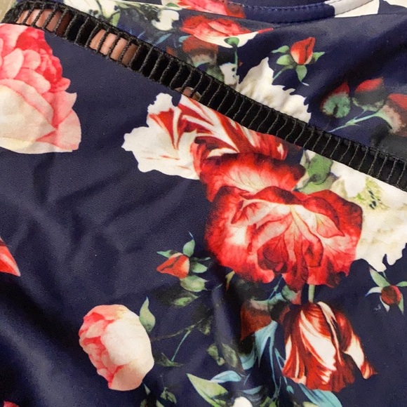 CUPSHE Swimsuit Floral Stripe Push Up One Piece 0X XL 16 18 New - Picture 6 of 8